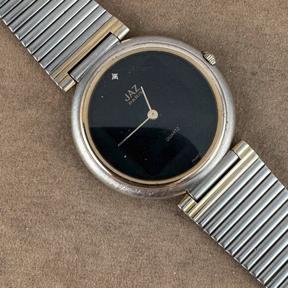 Vintage Jaz Paris French Designer Watch features a two-tone Link Bracelet - Picture 4 of 10